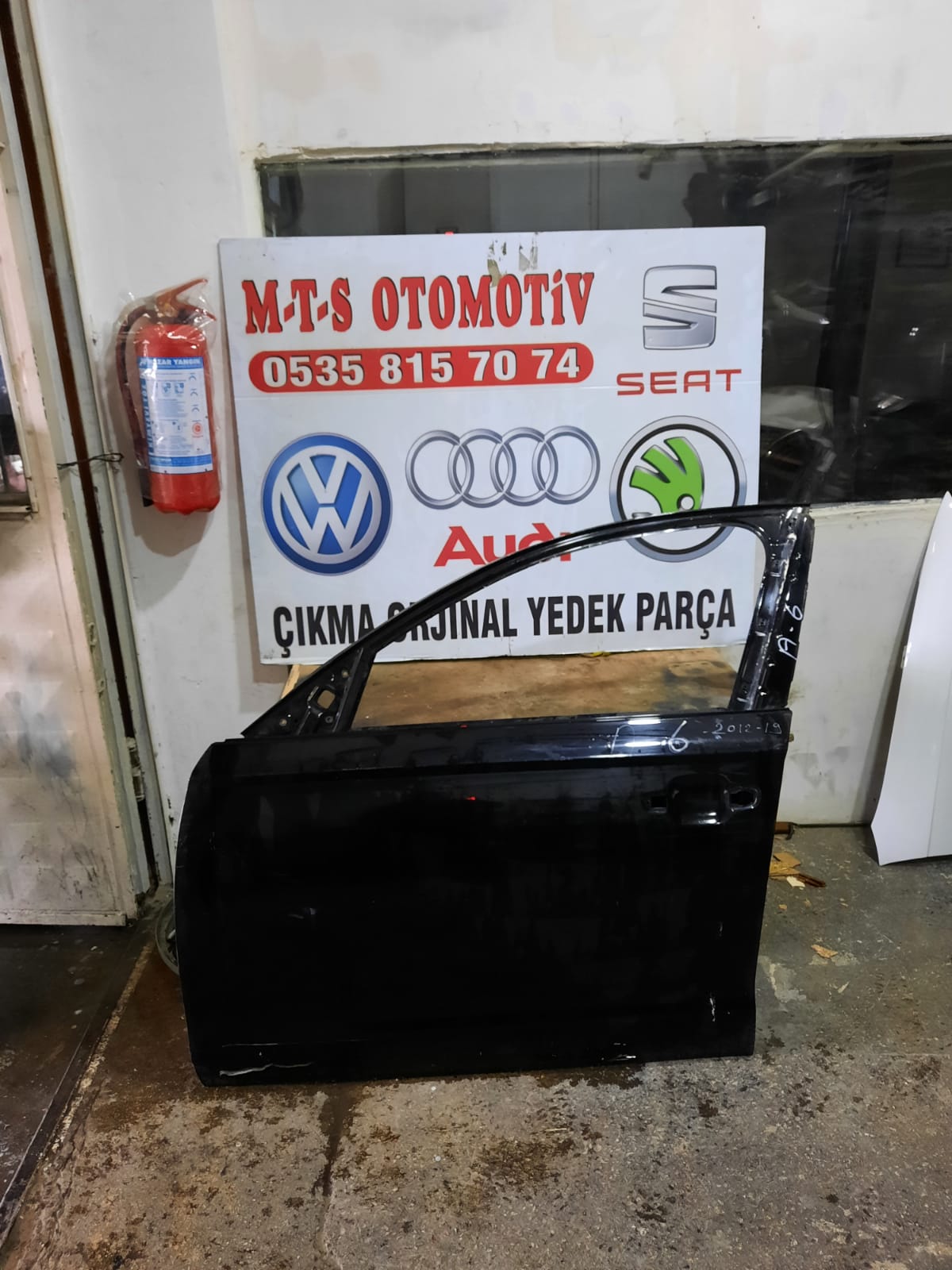 Audi a6 sol ön kapı